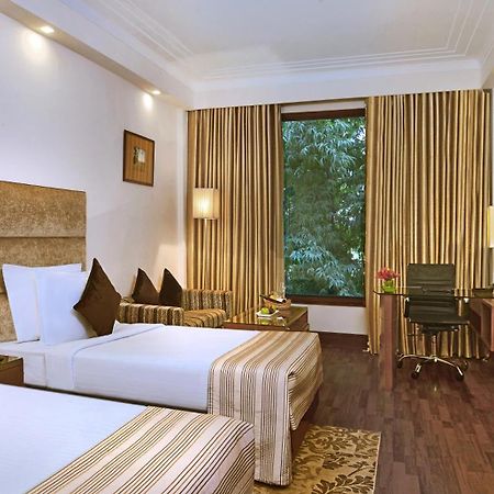 Hotel The Bristol Gurgaon Exterior foto