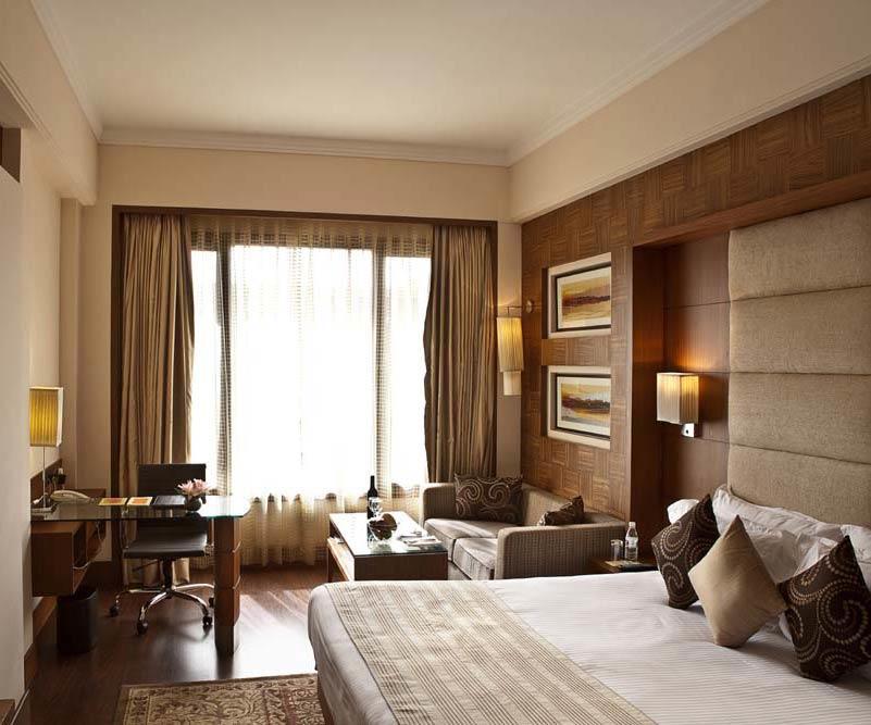 Hotel The Bristol Gurgaon Exterior foto