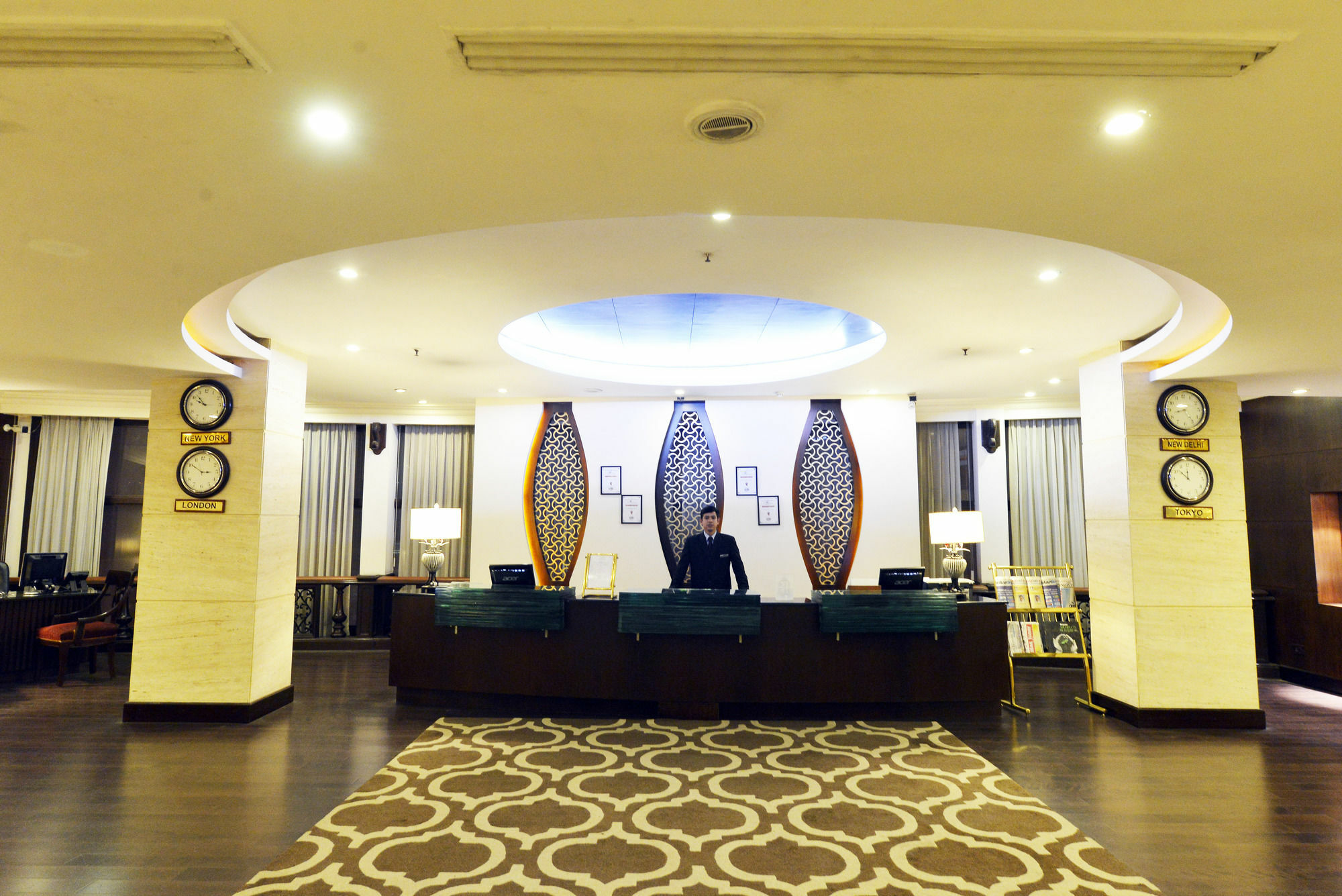 Hotel The Bristol Gurgaon Exterior foto
