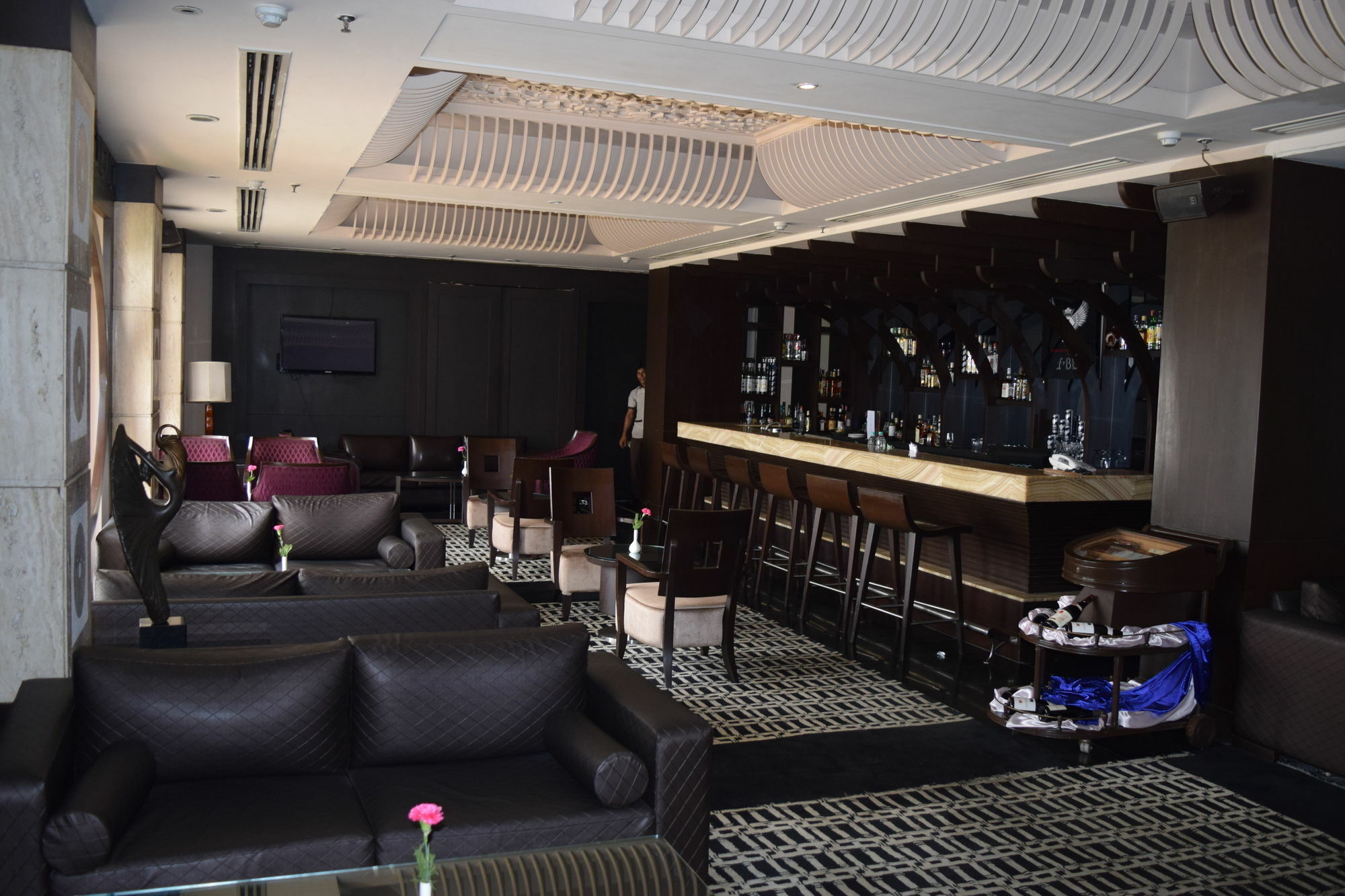 Hotel The Bristol Gurgaon Exterior foto